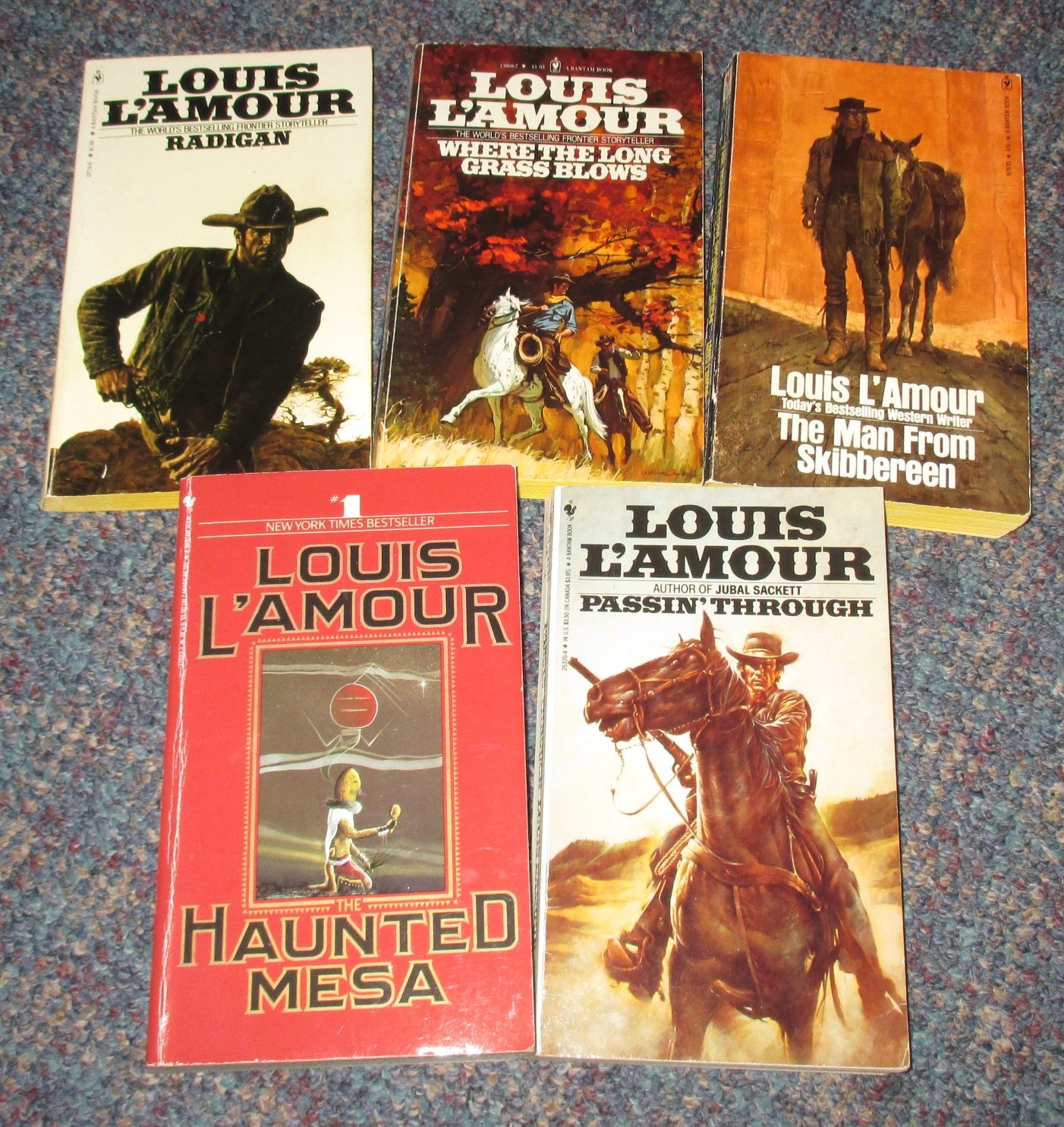 Lot of (5) Louis L&#39;Amour Paperbacks Western
