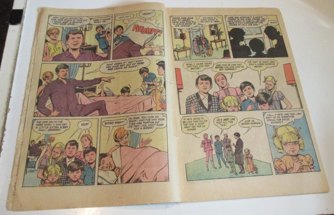 1970 DELL The Brady Bunch Original Comic Book #1 First Issue