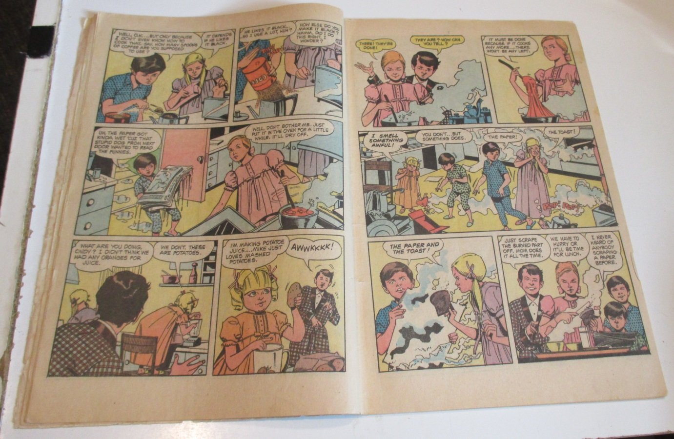 1970 DELL The Brady Bunch Original Comic Book #1 First Issue