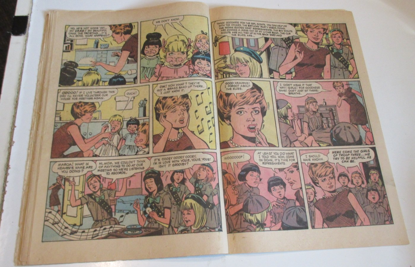 1970 DELL The Brady Bunch Original Comic Book #1 First Issue