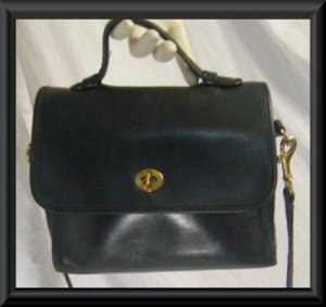 VTG CLASSIC COACH BLACK LEATHER CROSS BODY PURSE  9870