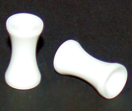 Pair 4G Gauges 5mm White Acrylic Flesh Ear Tunnels Plugs Screw On