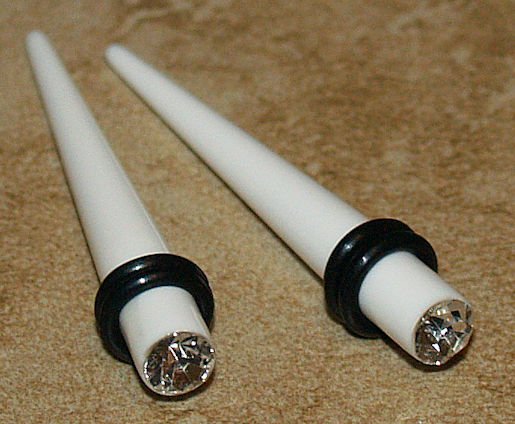 Pair 2G 6mm White Acrylic Ear Taper Expander W Clear CZ Stretcher Ear Plugs