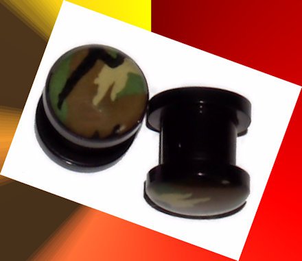 Pair 0G Green Camouflage Saddle Plugs 8mm Gauge Screw on