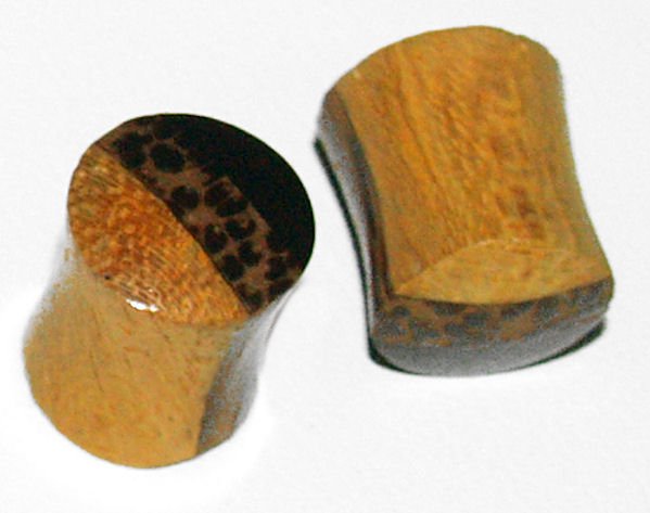 Pair 0G Coco Wood Saddle Ear Plugs Gauge 8mm