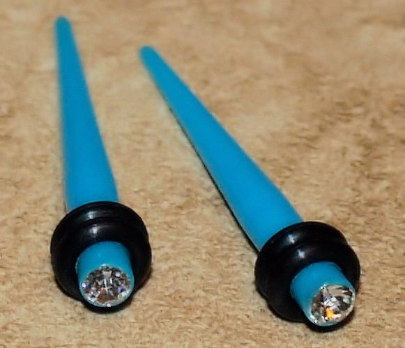 Pair CZ Turquoise Acrylic Straight 6G 4mm Ear Taper Expander Stretcher Plug