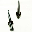 Pair 4G 5mm Black and White Acrylic Straight  Ear Taper Ear Expander Gauges Plugs