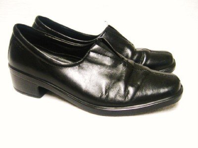 ECCO LIGHT LOAFERS WITH SHOCK POINT HEELS 6 61/2 37 :)