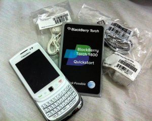 New BlackBerry Torch 9800 White Unlocked ATT Tmobile Vodafofone Fido O2 Movistar