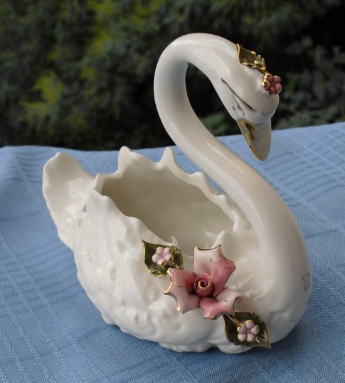 Capodimonte Swan with Rose & Flowers Decorative Container