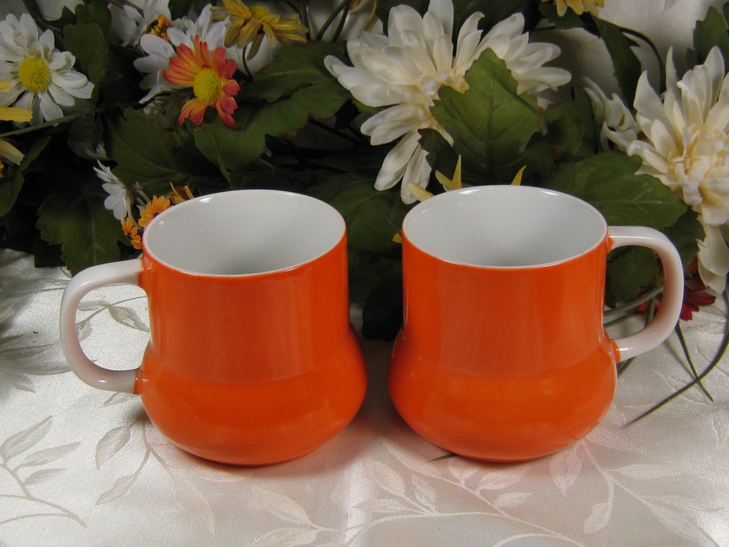Holt Howard HH 1968 Orange Cups 7640 Mugs Retro