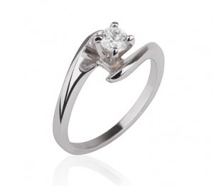 0.35 CT Gorgeous Round Diamond Solitaire Engagment Ring