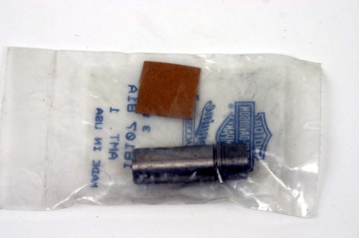 HARLEY-DAVIDSON VALVE GUIDE .003" OS 18143-79A VINTAGE