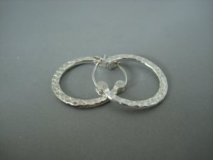 Men's hammered silver hoop earrings, EC466