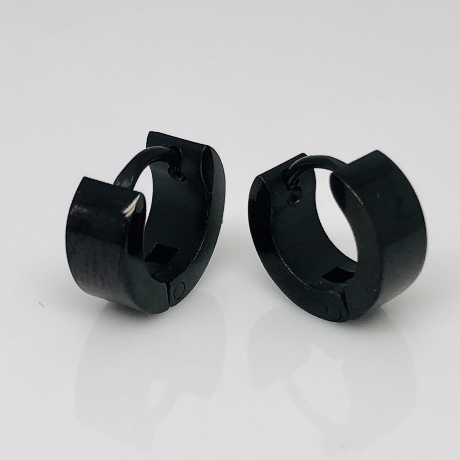 Men's huggie hoop earrings, steel, XS, black, EC112