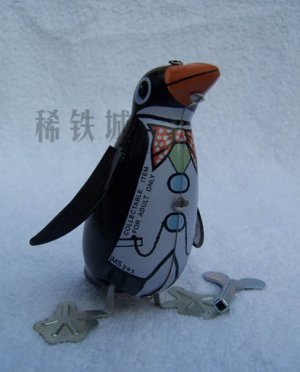 Tin Wind up Penguin mechenical/teenager collectible