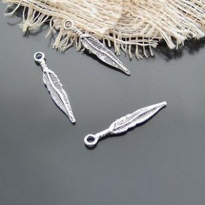 Lot of 500pcs mini Silver Feather dollhouse miniature toy/jewelry bracelet alloy Charm