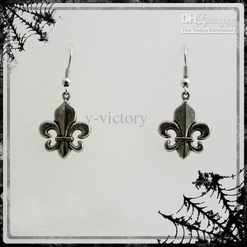 Fleur De Lys Earrings / Goth Twilight Earring