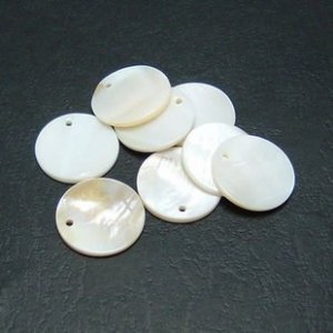 60pcs Shell Bead White Round Disk Fitting 20mm