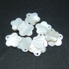 40pcs Shell Bead White Flower Fitting 17mm