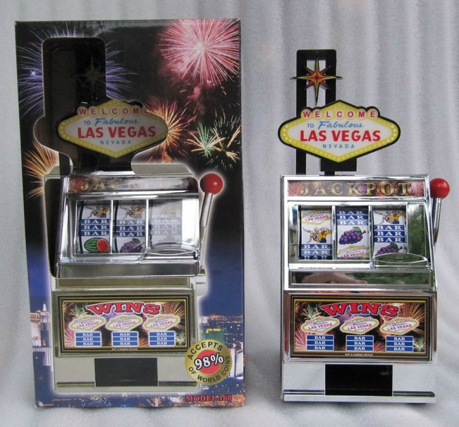 Las Vegas Jackpot Slot Machine Mechanical Bank Metal and Plastic Working
