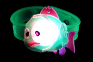 Adjustable Lot of 12pcs fish Luminous bracelet bangle Party Favor LB015