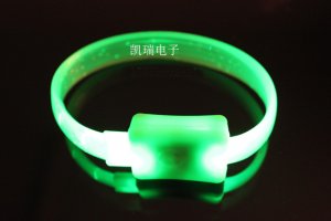 Adjustable Lot of 12pcs green Luminous bracelet bangle Party Favor LB026