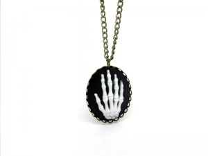 Hand skull halloween gothic necklace pendant halloween anatomical GOTHIC NW578