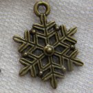 Lot of 500pcs mini Snowflake dollhouse miniature toy/jewelry Charm CM841