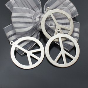 Lot of 100pcs Flower Peace dollhouse miniature toy/jewelry bracelet  metal alloy Charm CM772