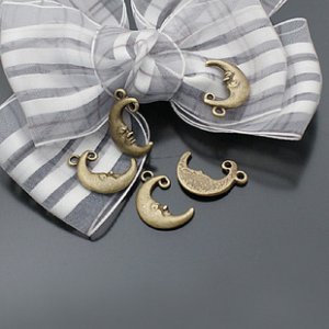 Lot of 500pcs mini Brass Moon dollhouse miniature toy/jewelry Charm CM723