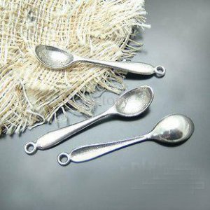 Lot of 300pcs mini brass Spoon dollhouse miniature toy/jewelry Charm CM660