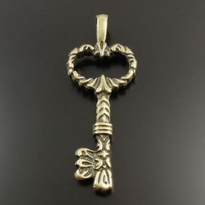 Lot of 100pcs mini brass heart Key dollhouse miniature toy/jewelry Charm CM1190