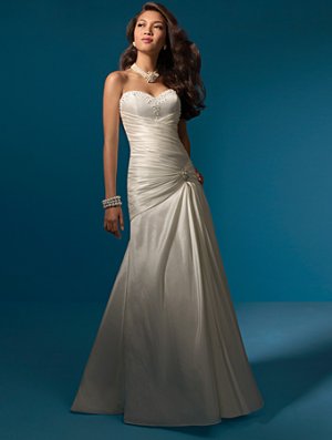 Delicate/Strapless/Sweetheart/Neckline/A-Line/Taffeta/with Beadings/Bridal Gown/AA046