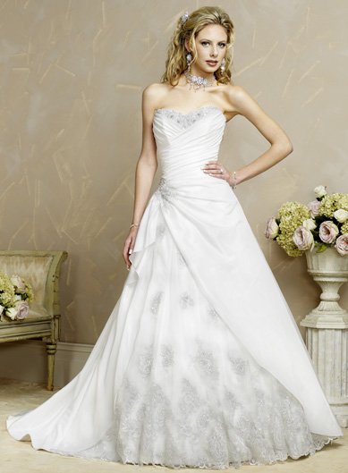 Vogue/custom-made/Strapless/Sweetheart Neckline/A-Line/Princess/Wedding Dress/BR036