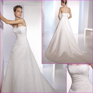 Free Shipping/2011 New arrival/A-line/Strapless/Satin/Chapel train/Wedding Dress/A1077