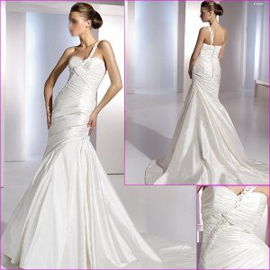 Free Shipping/2011 New arrival/A-line/One shoulder/Taffeta/Satin/Chapel train/Wedding Dress/A1079