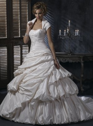 Free Shipping/A-line/Sweatheart/Taffeta/Chapel train/Bridal Wedding Dress/GG111
