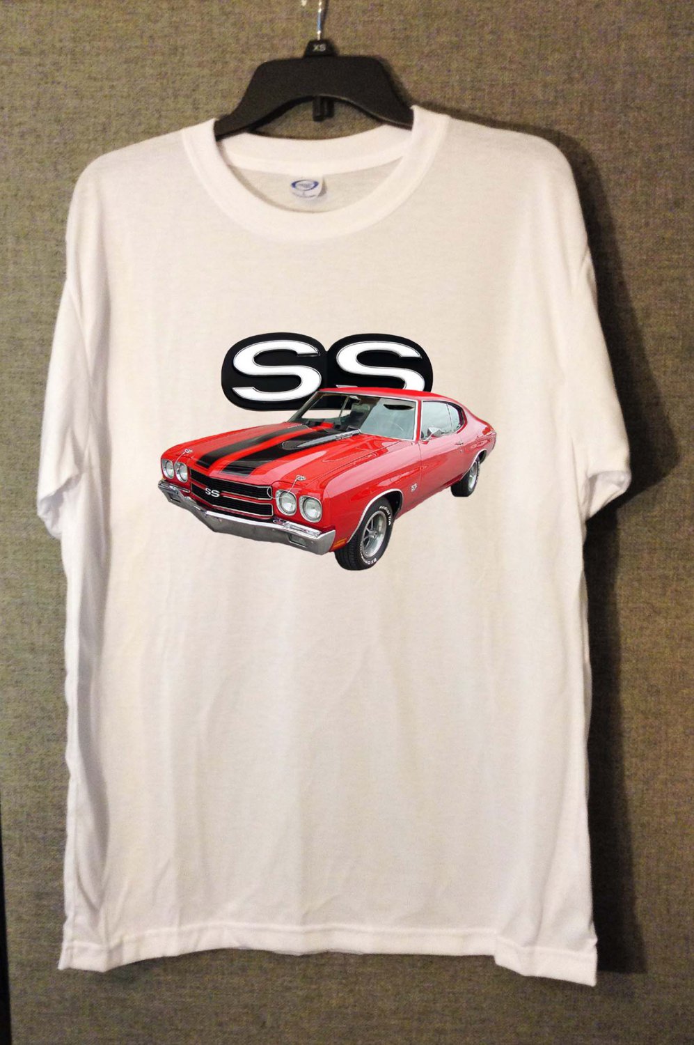New 1970 Chevy Chevelle Red with Black Stripe white T-shirt  (Large)