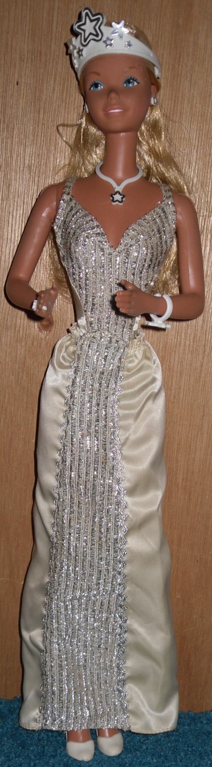 Supersize Barbie 18 Inch Doll Mattel 1976 2774