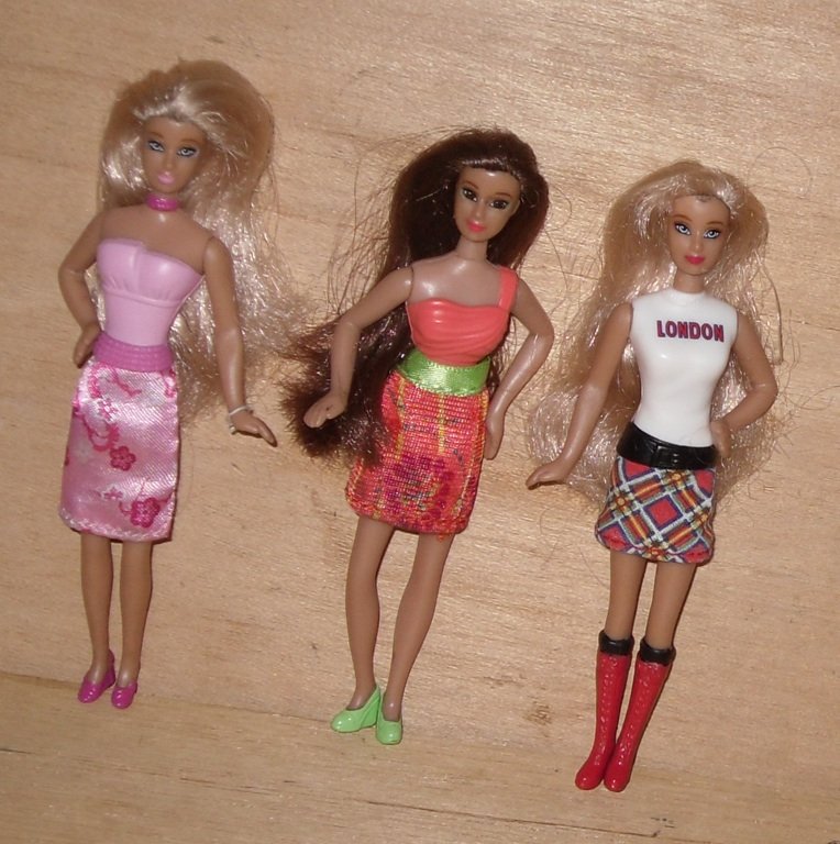 mattel mini barbie dolls