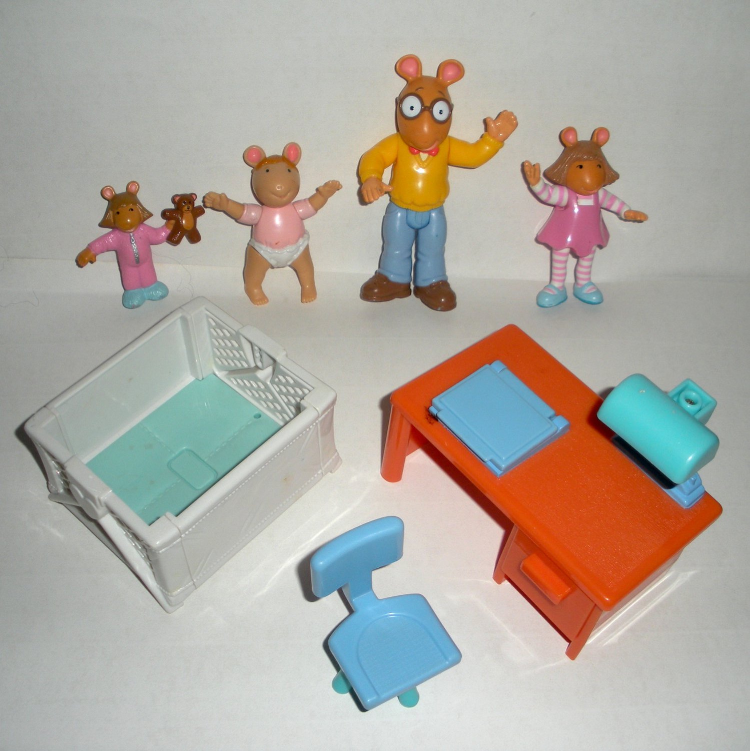 Arthur Cartoon Figures Marc Brown PVC 1996