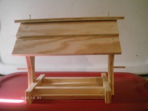 Bird feeder