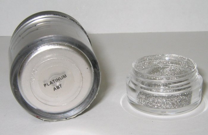 MAC - Platinum 1/4 tsp Pigment Sample