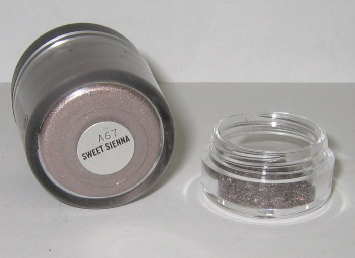 MAC - Sweet Sienna 1/4 tsp Pigment Sample