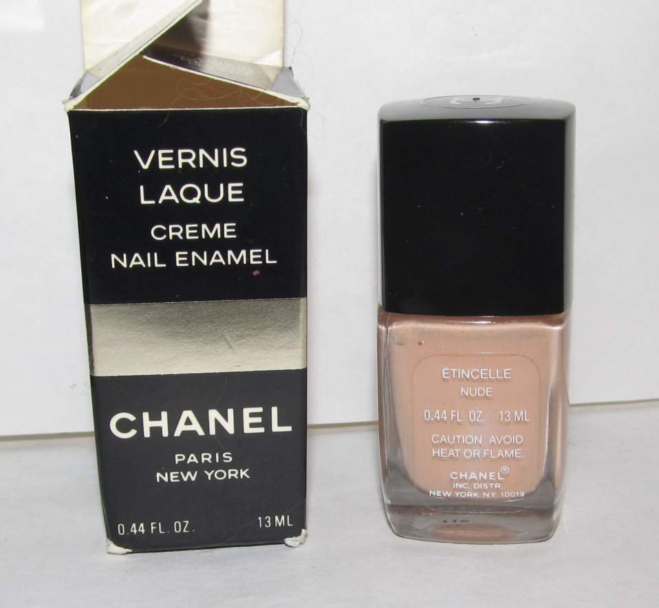 CHANEL Nail Polish - Etincelle (Nude) RARE HTF