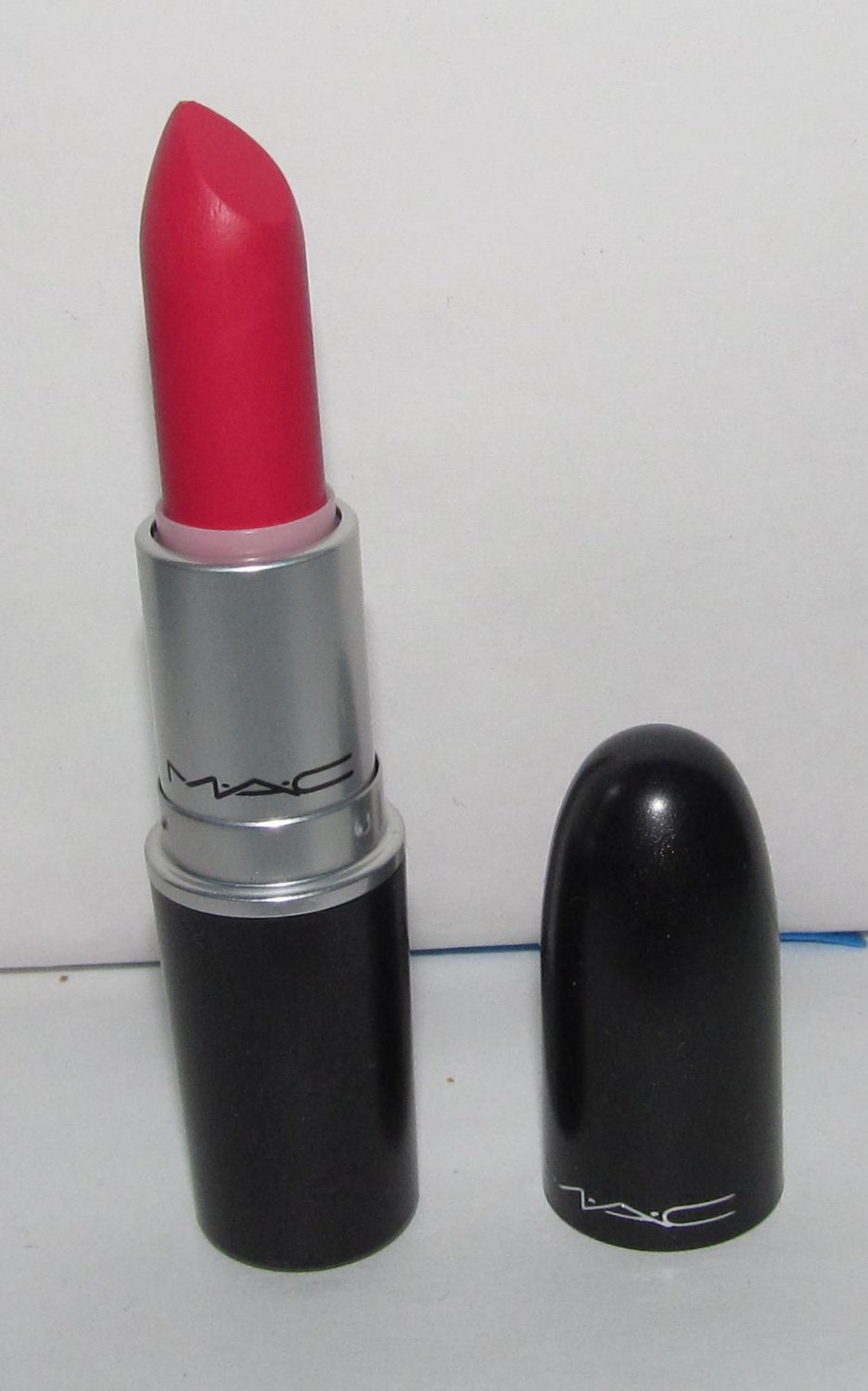 MAC Lipstick - Relentlessly Red - NEW