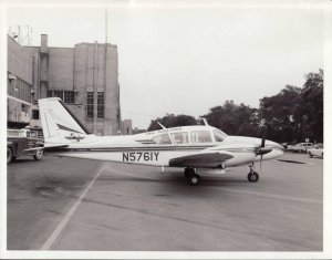 TAG AIRLINES ISSUED PIPER AZTEC N576IY AIRPLANE BLACK & WHITE 8x10 PHOTO