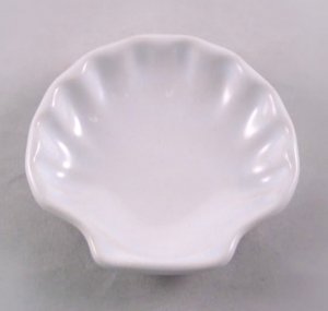 Scallop Shell Haunted Spirit Food Dish (White)