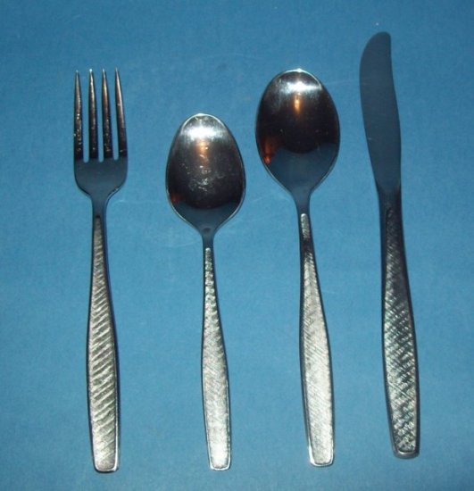 Rogers Cutlery Co. 47 pcs CREATION Pattern